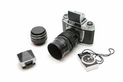 Ihagee Exa 1a (1978) - meine erste SLR, mit Festbrennweiten Pentacon 135mm f/2.8 Tele, Görlitz Domiplan 50mm f/2.8, Bajonett, wechselbarer Lichtschacht und Prismensucher, Weimarlux Nova Belichtungsmesser